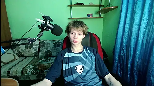 fameboyboo online show from 12-01-25, 09:53