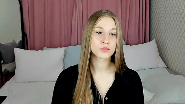 BritneyCruze online show from 12-10-24, 01:00