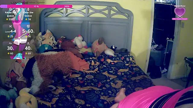 FoxieHikari online show from 09-26-25, 01:53