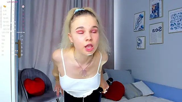 OdetteHarwick online show from 09-28-25, 08:09