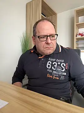 coupleLatinaLovers online show from 02-05-25, 11:02