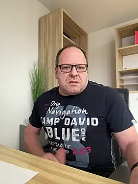 coupleLatinaLovers online show from 02-11-25, 10:48