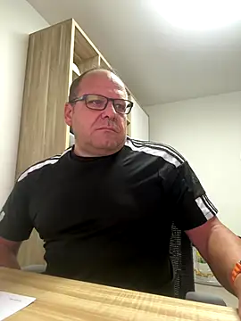 coupleLatinaLovers online show from 09-15-25, 04:34