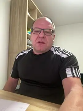 coupleLatinaLovers online show from 01-07-26, 06:38