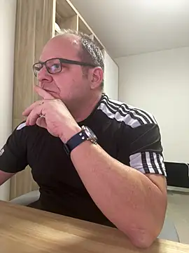 coupleLatinaLovers online show from 02-25-26, 07:29