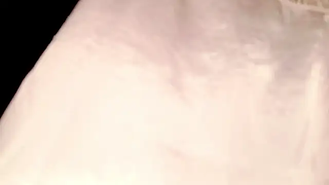 PetiteIvoryQueen19 online show from 04-06-26, 04:46