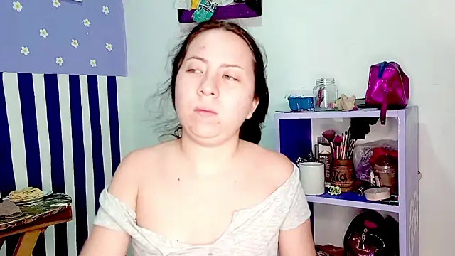 PetiteIvoryQueen19 online show from 05-23-26, 05:34