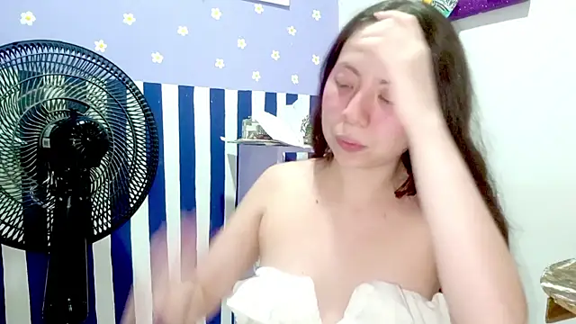 Snapshot of PetiteIvoryQueen19 chatting on 07-01-26, 04:14 PetiteIvoryQueen19 online show from 07-01-26, 04:14