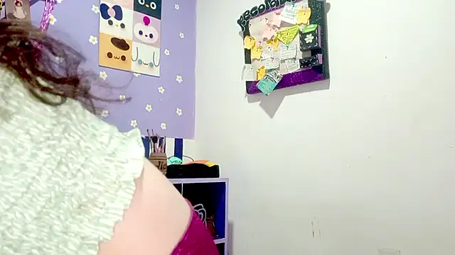 Snapshot of PetiteIvoryQueen19 chatting on 07-14-26, 05:23 PetiteIvoryQueen19 online show from 07-14-26, 05:23