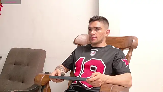 Sexy Alejandro  online show from 02-11-26, 06:24