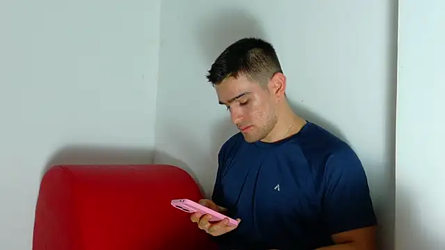 Snapshot of Sexy_Alejandro_ chatting on 05-14-26, 06:15 Sexy Alejandro online show from 05-14-26, 06:15