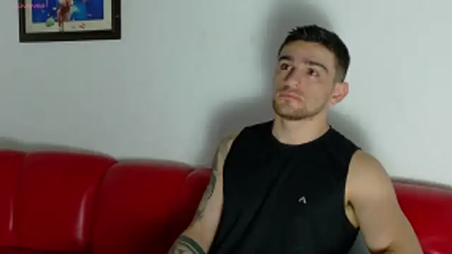 Snapshot of Sexy_Alejandro_ chatting on 05-29-26, 12:14 Sexy Alejandro online show from 05-29-26, 12:14
