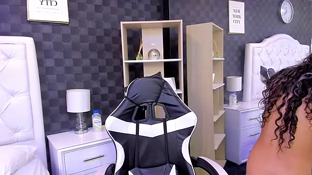 Snapshot of rave_connor chatting on 02-10-25, 07:17 rave connor online show from 02-10-25, 07:17