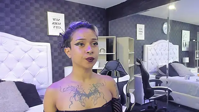 Snapshot of rave_connor chatting on 02-21-25, 07:21 rave connor online show from 02-21-25, 07:21