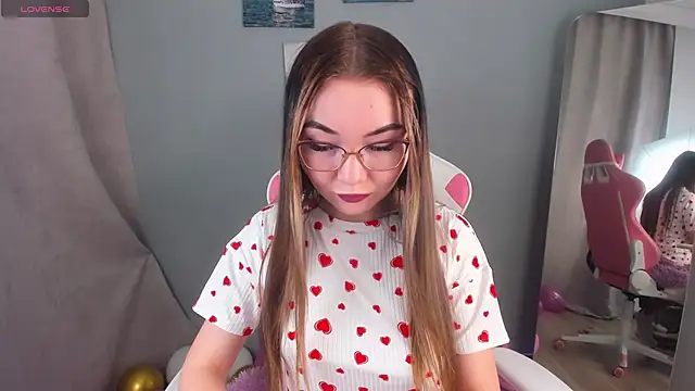 Snapshot of Melissa_Nets chatting on 02-17-25, 06:48 Melissa Nets online show from 02-17-25, 06:48