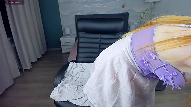 Snapshot of Melissa_Nets chatting on 10-30-25, 04:25 Melissa Nets online show from 10-30-25, 04:25