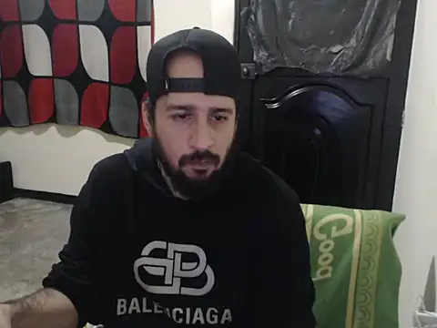 Snapshot of leonamable12 chatting on 02-26-26, 06:45 leonamable12 online show from 02-26-26, 06:45