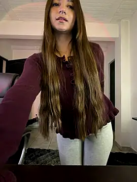 Snapshot of aly_golden_ chatting on 11-26-25, 05:41 aly golden online show from 11-26-25, 05:41