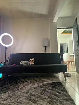 Snapshot of aly_golden_ chatting on 11-27-25, 11:23 aly golden online show from 11-27-25, 11:23