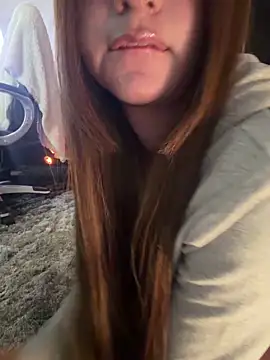 Snapshot of aly_golden_ chatting on 12-14-25, 07:36 aly golden online show from 12-14-25, 07:36