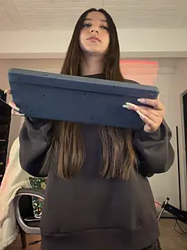 aly golden  online show from 05-18-26, 10:10