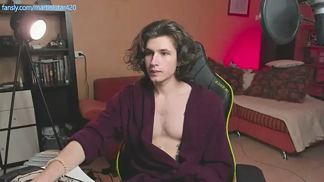 Snapshot of daddyMarty420 chatting on 10-31-25, 03:40 daddyMarty420 online show from 10-31-25, 03:40