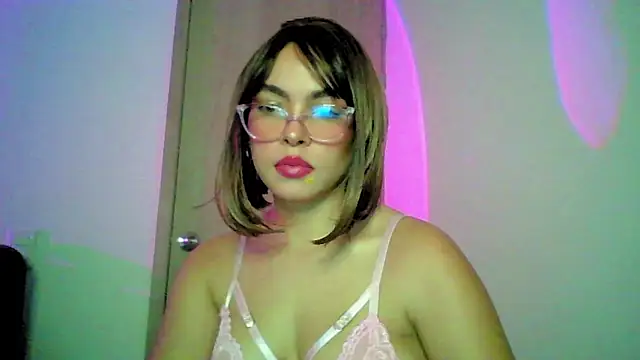 Snapshot of Kiri_Cutee chatting on 09-25-25, 04:27 Kiri Cutee online show from 09-25-25, 04:27