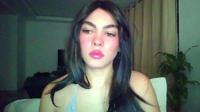 Snapshot of Kiri_Cutee chatting on 11-18-25, 04:06 Kiri Cutee online show from 11-18-25, 04:06