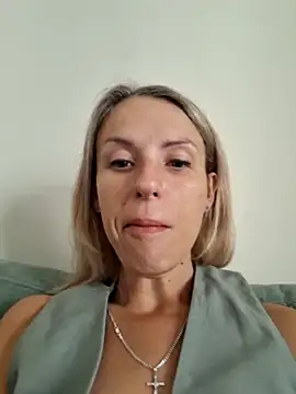 YourJuliena online show from 02-23-25, 09:22