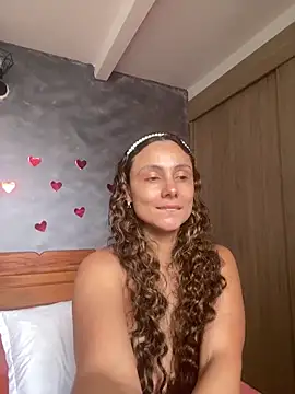 Snapshot of MafeeRoss chatting on 02-12-26, 06:03 MafeeRoss online show from 02-12-26, 06:03