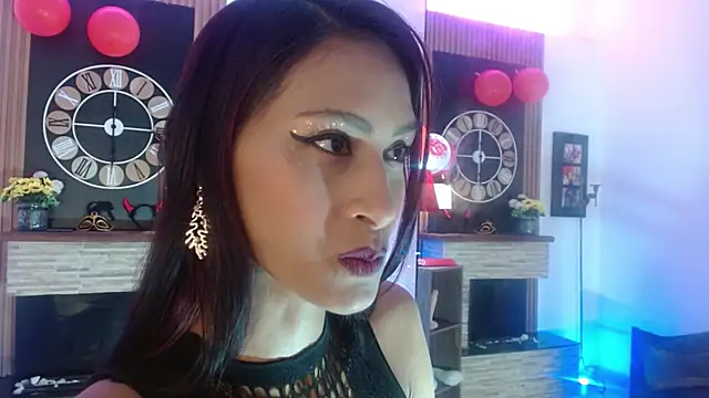 Snapshot of shantal_ray4 chatting on 02-19-25, 12:00 shantal ray4 online show from 02-19-25, 12:00