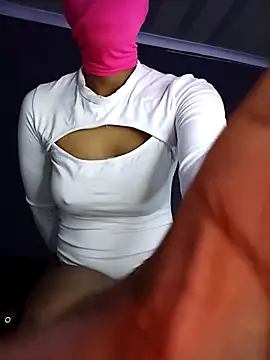 Snapshot of lisa_larry88 chatting on 10-30-25, 02:35 lisa larry88 online show from 10-30-25, 02:35