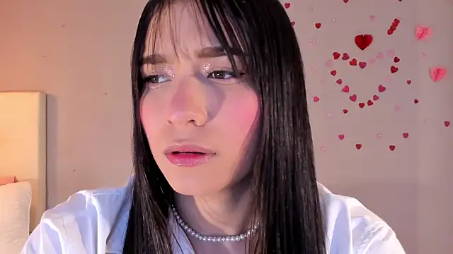 Maia W10 online show from 04-06-26, 12:17