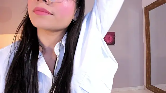 Maia W10 online show from 05-26-26, 12:23