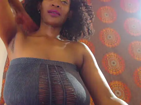 Snapshot of Silkytitss chatting on 12-13-24, 07:10 Silkytitss online show from 12-13-24, 07:10