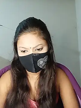 Snapshot of Nadia-2 chatting on 01-07-25, 09:25 Nadia-2 online show from 01-07-25, 09:25