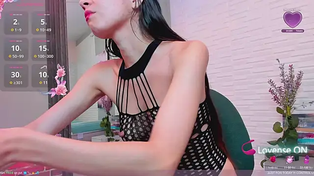 Snapshot of sweetieandjuicyy chatting on 02-05-25, 07:31 sweetieandjuicyy online show from 02-05-25, 07:31