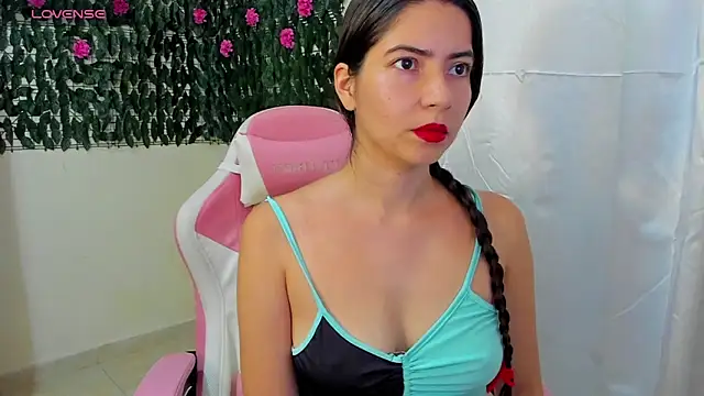 Snapshot of sweetieandjuicyy chatting on 09-23-25, 05:05 sweetieandjuicyy online show from 09-23-25, 05:05