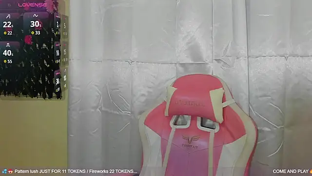 Snapshot of sweetieandjuicyy chatting on 10-27-25, 01:04 sweetieandjuicyy online show from 10-27-25, 01:04