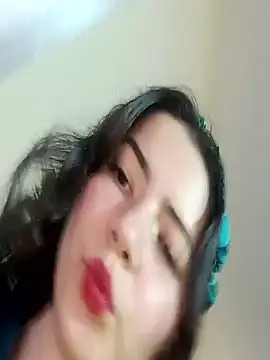 Snapshot of sweetieandjuicyy chatting on 11-15-25, 07:32 sweetieandjuicyy online show from 11-15-25, 07:32