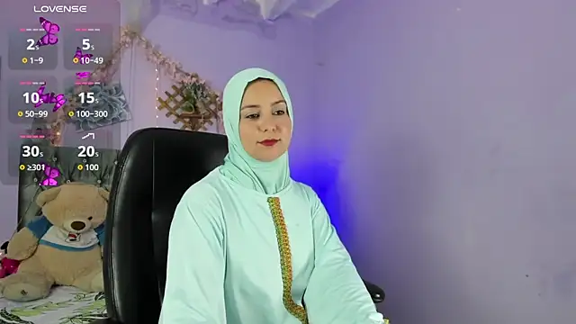 Snapshot of BadraSaadi chatting on 10-06-25, 07:44 BadraSaadi online show from 10-06-25, 07:44