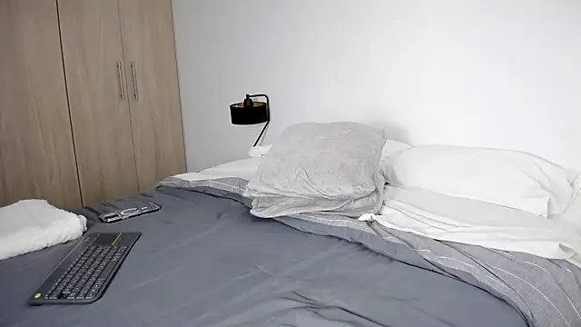 Bella rossinii  online show from 02-27-26, 02:00