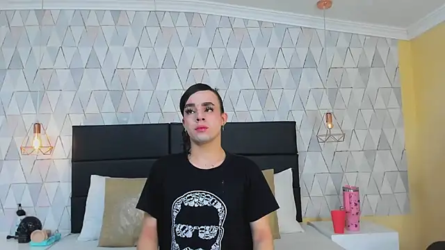 Snapshot of JustinePerry chatting on 12-17-25, 07:47 JustinePerry online show from 12-17-25, 07:47