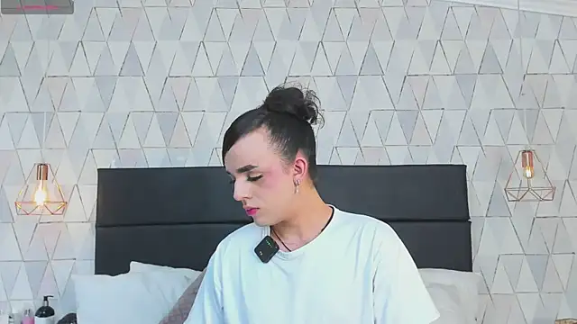 Snapshot of JustinePerry chatting on 01-07-26, 04:04 JustinePerry online show from 01-07-26, 04:04