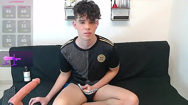 Snapshot of Angelo-cianuro- chatting on 05-04-26, 11:34 Angelo-cianuro- online show from 05-04-26, 11:34