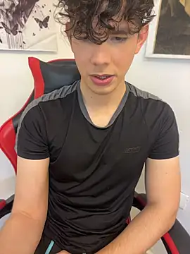 Snapshot of Angelo-cianuro- chatting on 05-19-26, 10:38 Angelo-cianuro- online show from 05-19-26, 10:38