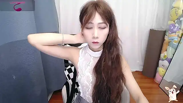 CN-Doudou online show from 09-30-25, 02:27