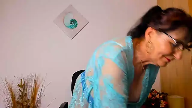 sweetangell69  online show from 04-11-26, 07:45