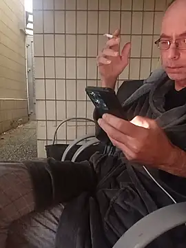 Snapshot of BesterJunge45 chatting on 07-19-26, 03:54 BesterJunge45 online show from 07-19-26, 03:54