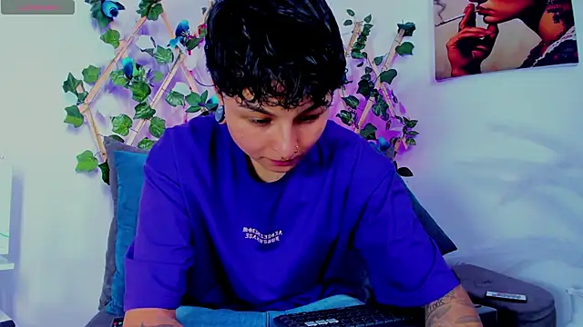 ZuryRamirez  online show from 02-17-25, 07:31